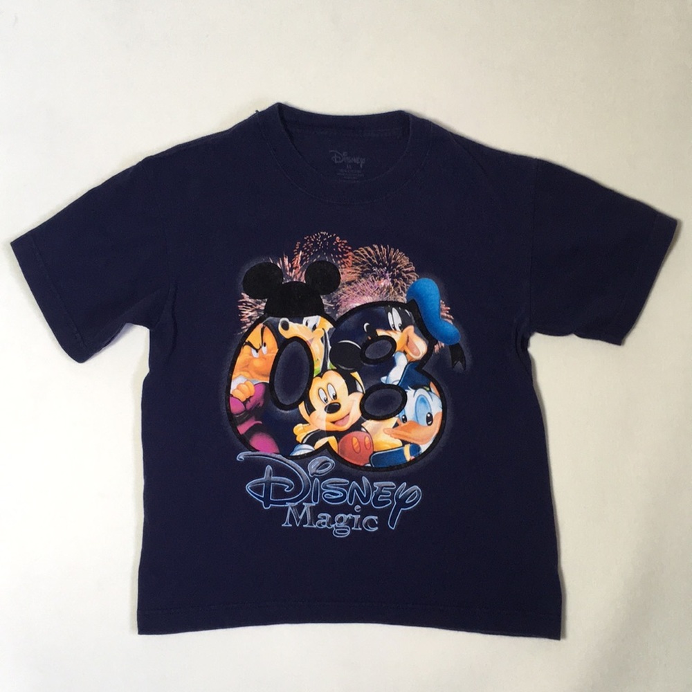 π 4/$25 Disney Magic Mickey & Friends T Shirt